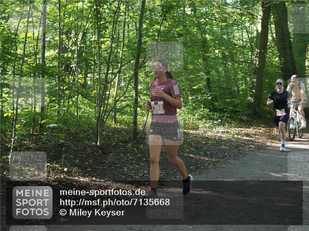 22.09.2024 - 32. Volkslauf durch das schöne Alstertal Miley Keyser http://msf.ph/oto/7135668 22.09.2024 10:45:52 Laufen 2388 meine-sportfotos.de