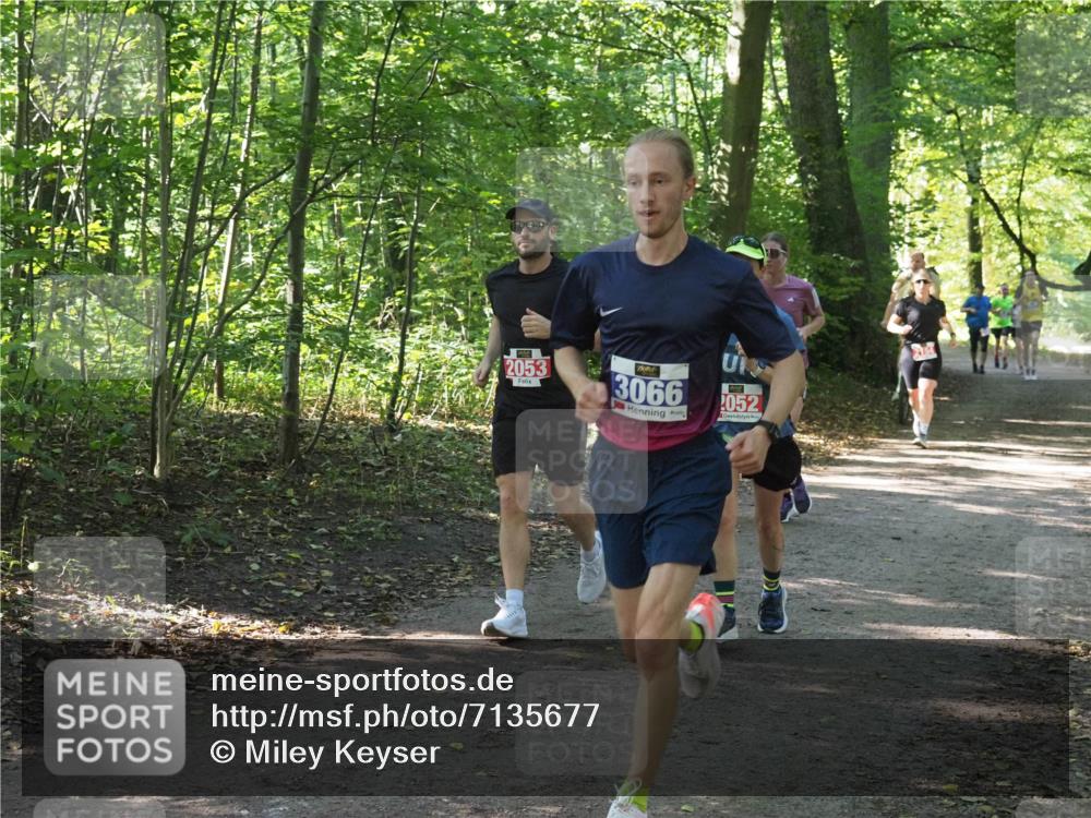 22.09.2024 - 32. Volkslauf durch das schöne Alstertal Miley Keyser http://msf.ph/oto/7135677 22.09.2024 10:45:50 Laufen 2053, 1, 3066, 2052 meine-sportfotos.de