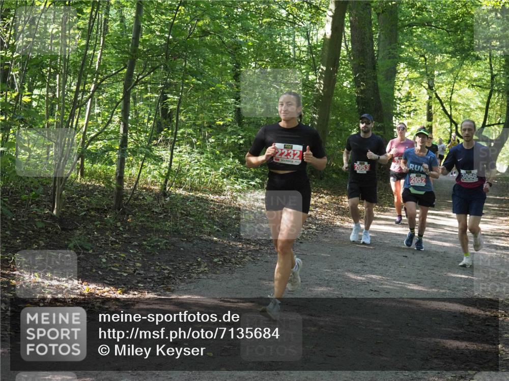 22.09.2024 - 32. Volkslauf durch das schöne Alstertal Miley Keyser http://msf.ph/oto/7135684 22.09.2024 10:45:49 Laufen 2232, 2053, 3066, 2052 meine-sportfotos.de
