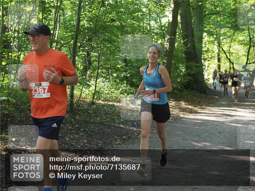 22.09.2024 - 32. Volkslauf durch das schöne Alstertal Miley Keyser http://msf.ph/oto/7135687 22.09.2024 10:45:43 Laufen 2367, 01 meine-sportfotos.de