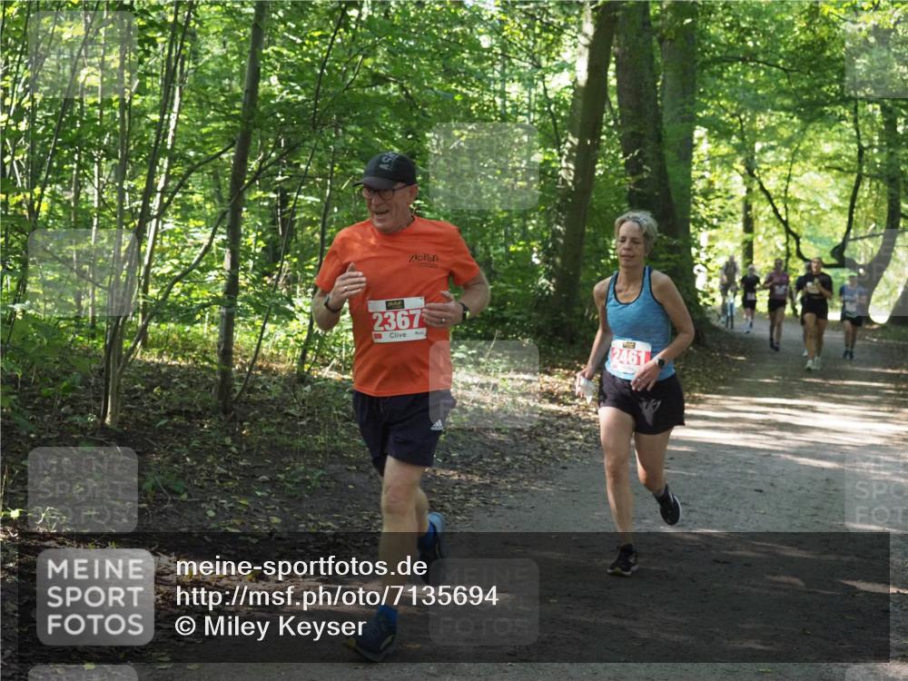22.09.2024 - 32. Volkslauf durch das schöne Alstertal Miley Keyser http://msf.ph/oto/7135694 22.09.2024 10:45:42 Laufen 2367, 2461 meine-sportfotos.de