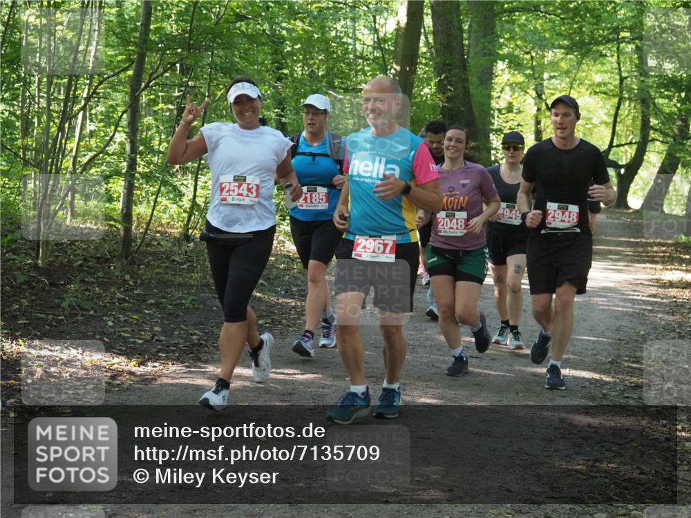 22.09.2024 - 32. Volkslauf durch das schöne Alstertal Miley Keyser http://msf.ph/oto/7135709 22.09.2024 10:45:32 Laufen 2543, 2185, 2967, 2048, 2949, 2948 meine-sportfotos.de