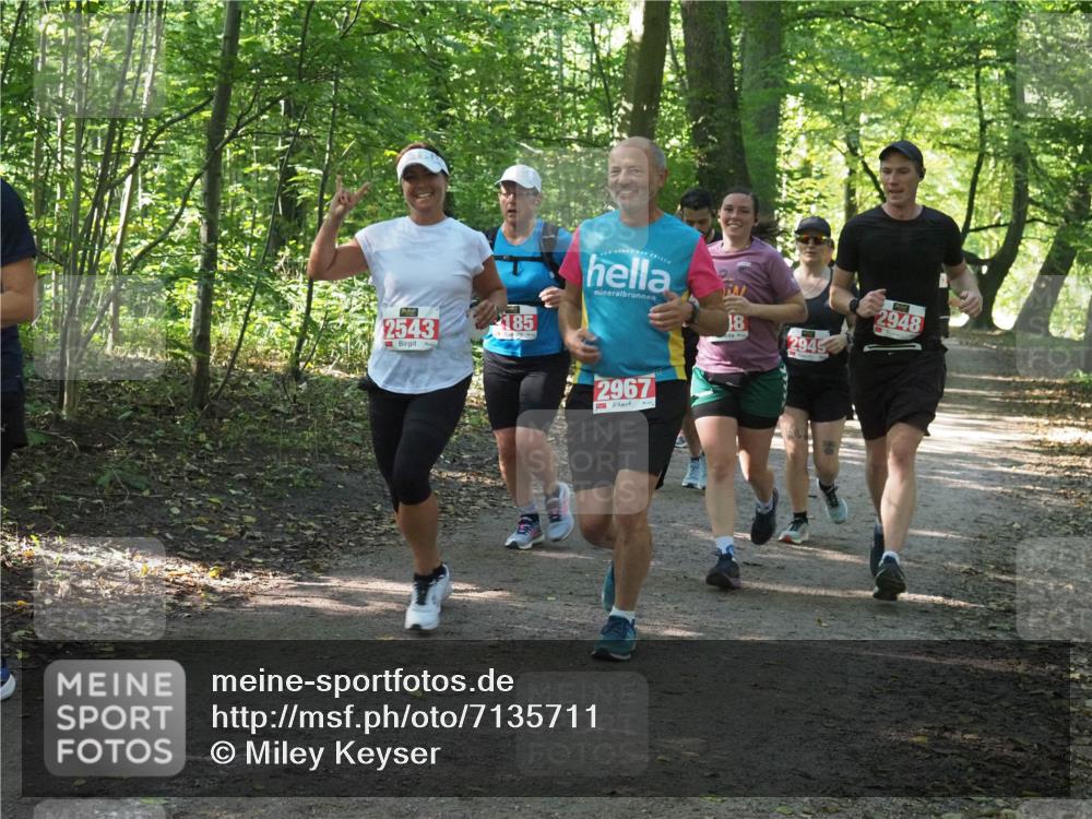 22.09.2024 - 32. Volkslauf durch das schöne Alstertal Miley Keyser http://msf.ph/oto/7135711 22.09.2024 10:45:32 Laufen 2543, 185, 2967, 2948, 18, 2945 meine-sportfotos.de