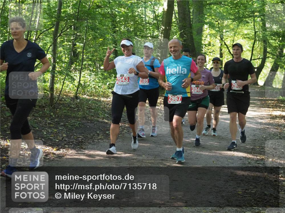 22.09.2024 - 32. Volkslauf durch das schöne Alstertal Miley Keyser http://msf.ph/oto/7135718 22.09.2024 10:45:32 Laufen 2543, 2185, 2967, 204, 295, 49 meine-sportfotos.de