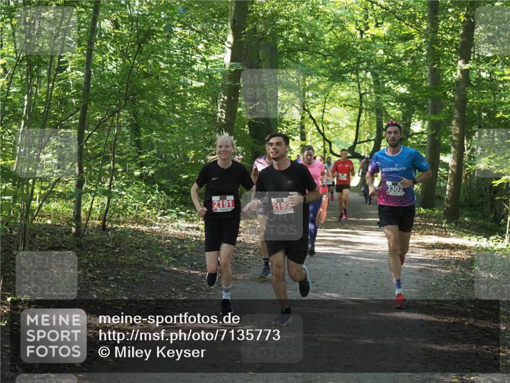 22.09.2024 - 32. Volkslauf durch das schöne Alstertal Miley Keyser http://msf.ph/oto/7135773 22.09.2024 10:45:09 Laufen 2191, 2192, 1942, 3302 meine-sportfotos.de