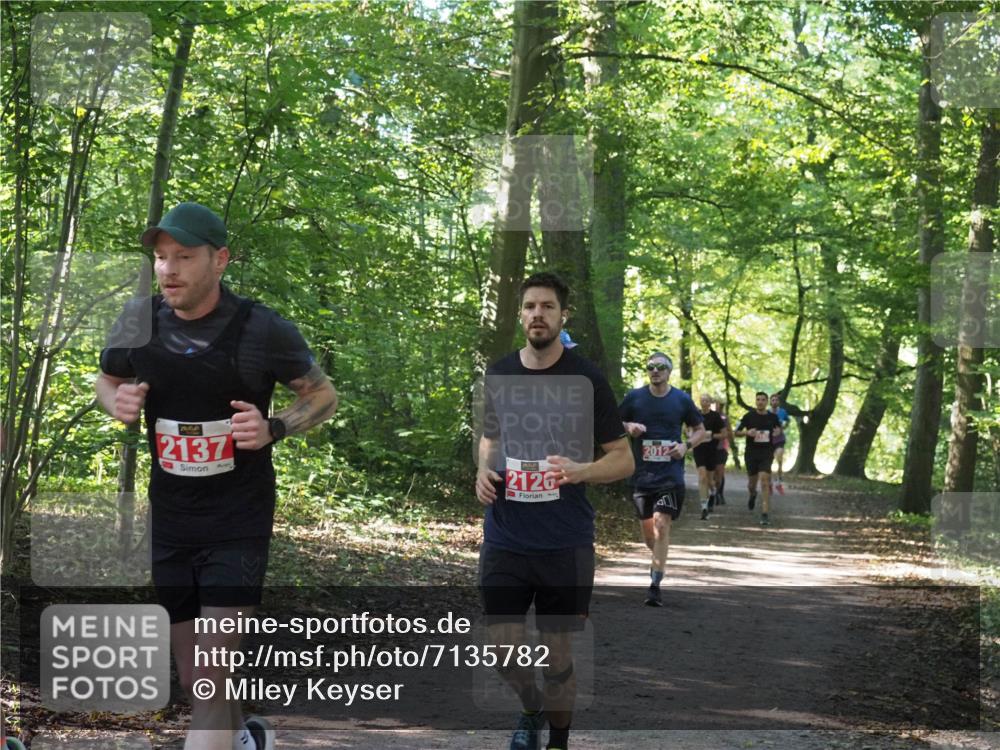 22.09.2024 - 32. Volkslauf durch das schöne Alstertal Miley Keyser http://msf.ph/oto/7135782 22.09.2024 10:45:03 Laufen 2137, 2126, 2012 meine-sportfotos.de