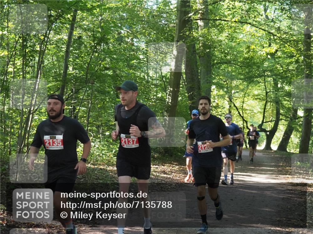 22.09.2024 - 32. Volkslauf durch das schöne Alstertal Miley Keyser http://msf.ph/oto/7135788 22.09.2024 10:45:03 Laufen 2135, 2137, 2125 meine-sportfotos.de