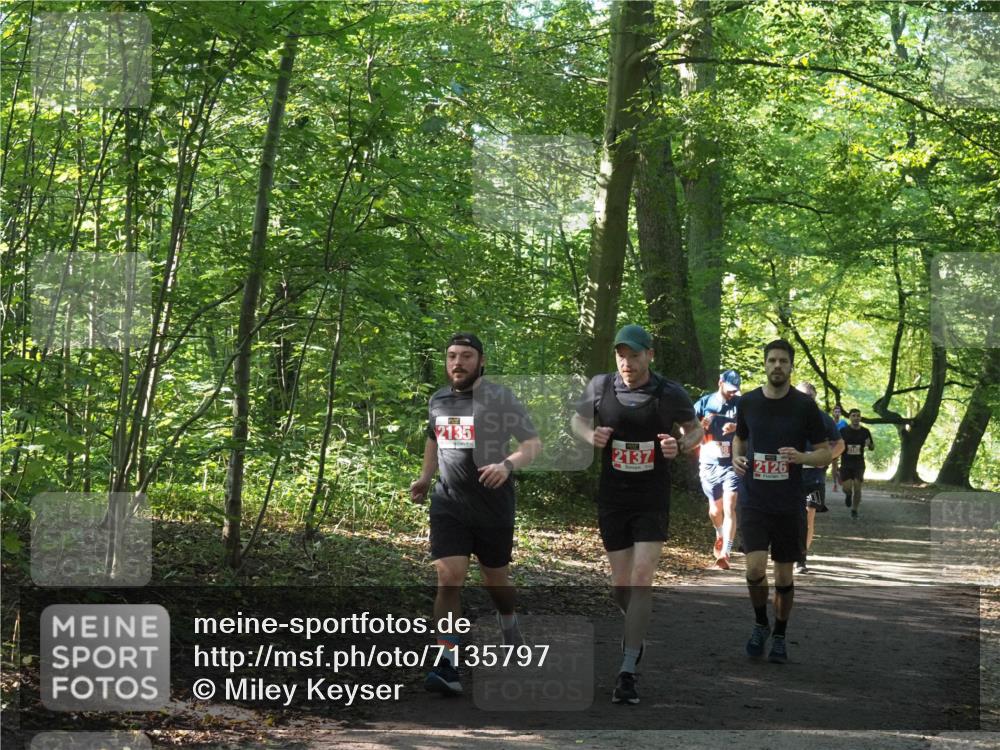 22.09.2024 - 32. Volkslauf durch das schöne Alstertal Miley Keyser http://msf.ph/oto/7135797 22.09.2024 10:45:02 Laufen 2135, 2137, 2126 meine-sportfotos.de