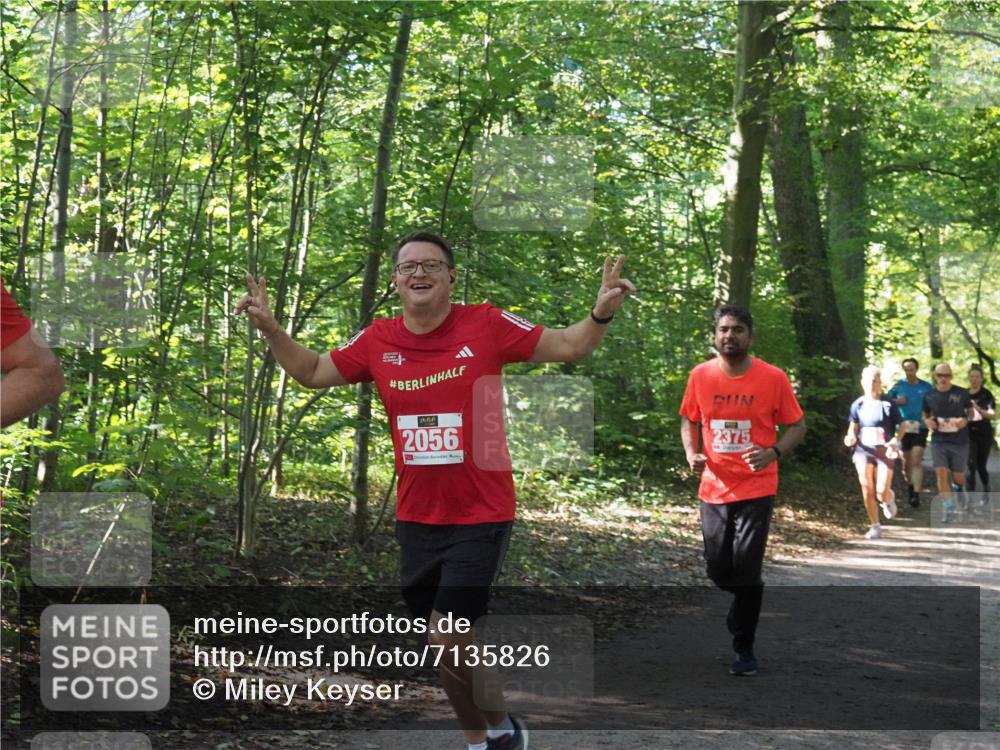 22.09.2024 - 32. Volkslauf durch das schöne Alstertal Miley Keyser http://msf.ph/oto/7135826 22.09.2024 10:44:48 Laufen 2056, 2375 meine-sportfotos.de