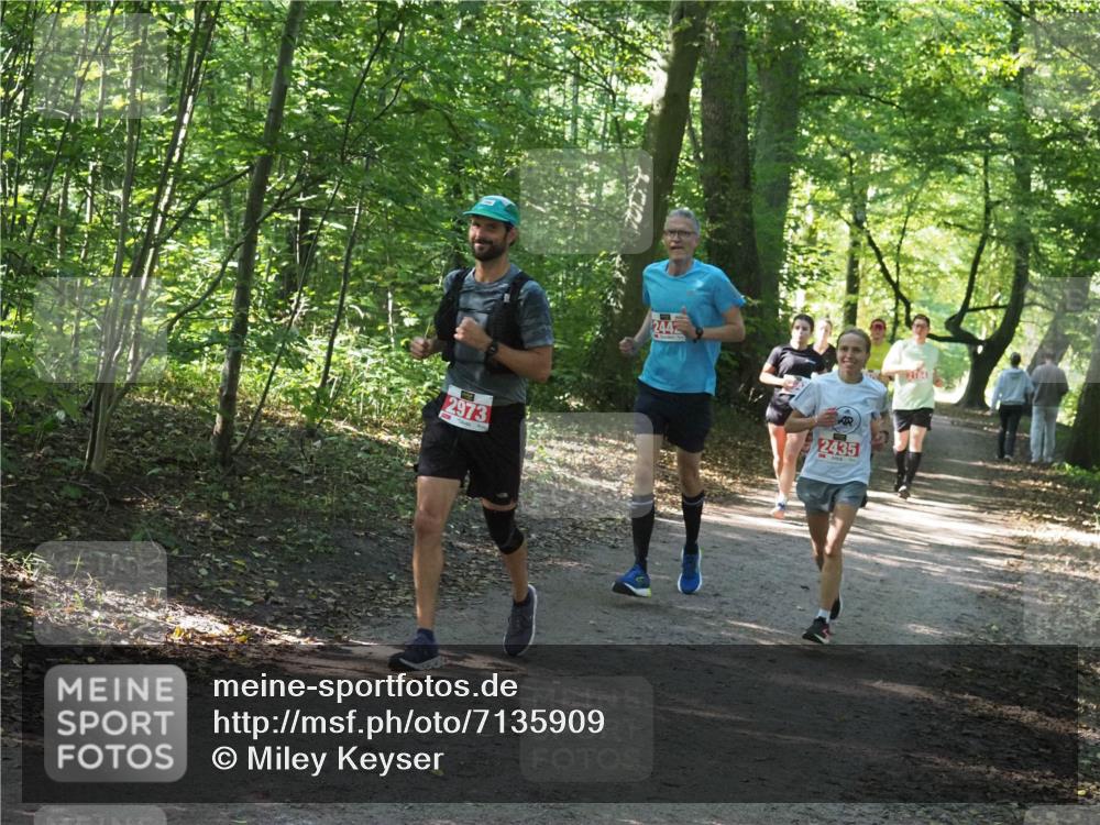 22.09.2024 - 32. Volkslauf durch das schöne Alstertal Miley Keyser http://msf.ph/oto/7135909 22.09.2024 10:44:08 Laufen 2973, 2442, 2435, 214 meine-sportfotos.de