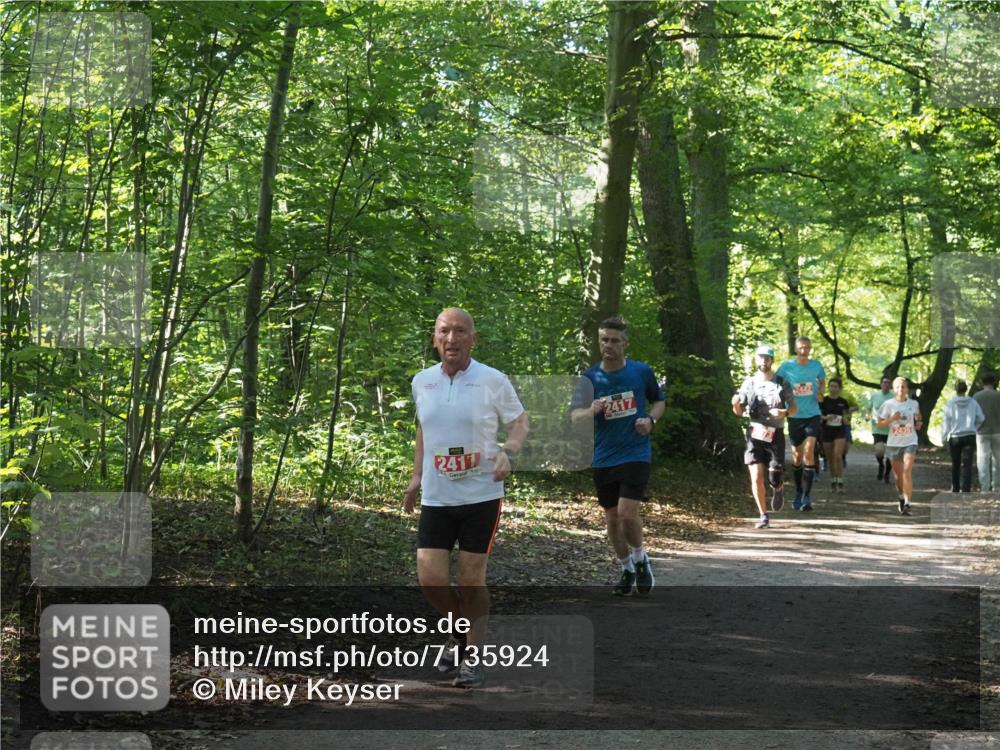22.09.2024 - 32. Volkslauf durch das schöne Alstertal Miley Keyser http://msf.ph/oto/7135924 22.09.2024 10:44:05 Laufen 2417, 2417, 2442 meine-sportfotos.de