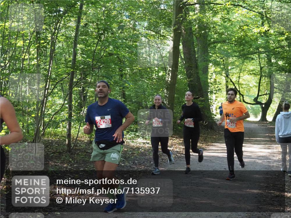 22.09.2024 - 32. Volkslauf durch das schöne Alstertal Miley Keyser http://msf.ph/oto/7135937 22.09.2024 10:43:52 Laufen 2420, 2011, 10, 2346 meine-sportfotos.de