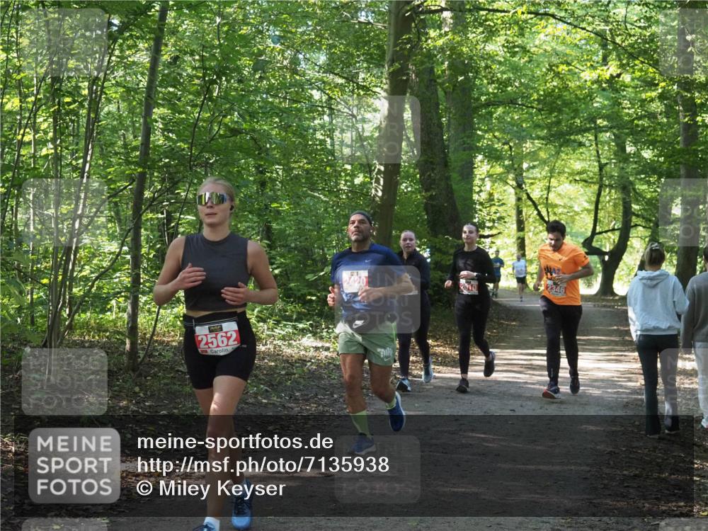 22.09.2024 - 32. Volkslauf durch das schöne Alstertal Miley Keyser http://msf.ph/oto/7135938 22.09.2024 10:43:51 Laufen 2562, 2420, 2346 meine-sportfotos.de