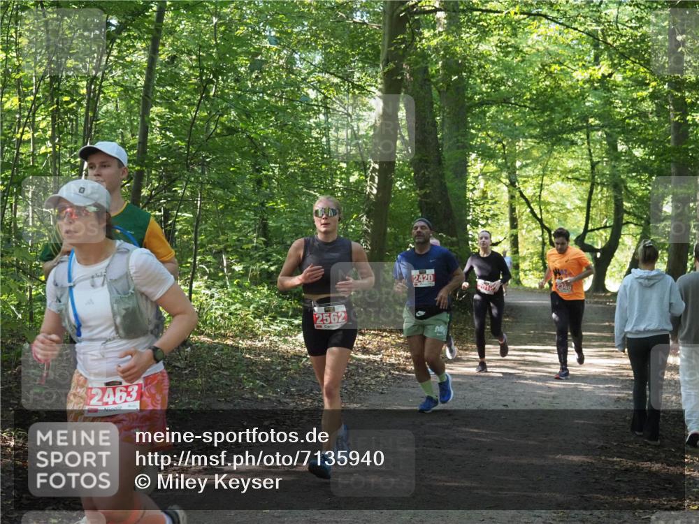 22.09.2024 - 32. Volkslauf durch das schöne Alstertal Miley Keyser http://msf.ph/oto/7135940 22.09.2024 10:43:50 Laufen 2463, 2420, 2562, 2340 meine-sportfotos.de