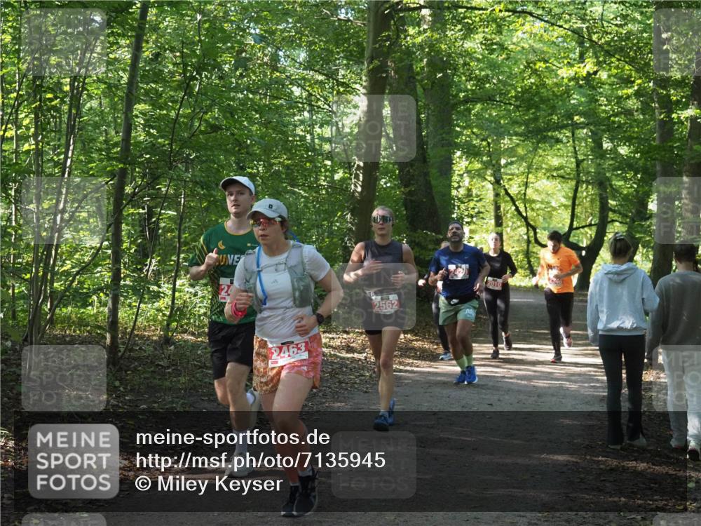 22.09.2024 - 32. Volkslauf durch das schöne Alstertal Miley Keyser http://msf.ph/oto/7135945 22.09.2024 10:43:50 Laufen 2463, 2562, 2010 meine-sportfotos.de