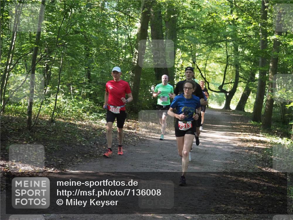22.09.2024 - 32. Volkslauf durch das schöne Alstertal Miley Keyser http://msf.ph/oto/7136008 22.09.2024 10:43:22 Laufen 2448, 2459, 2513 meine-sportfotos.de