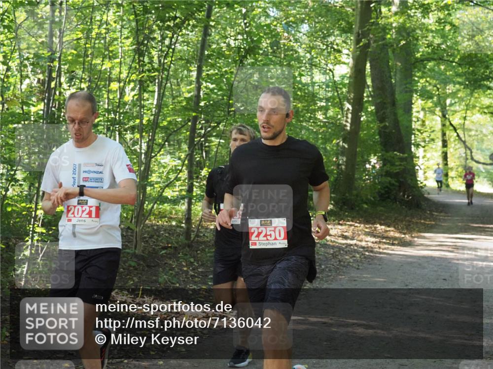 22.09.2024 - 32. Volkslauf durch das schöne Alstertal Miley Keyser http://msf.ph/oto/7136042 22.09.2024 10:42:58 Laufen 2007, 2021, 2250 meine-sportfotos.de