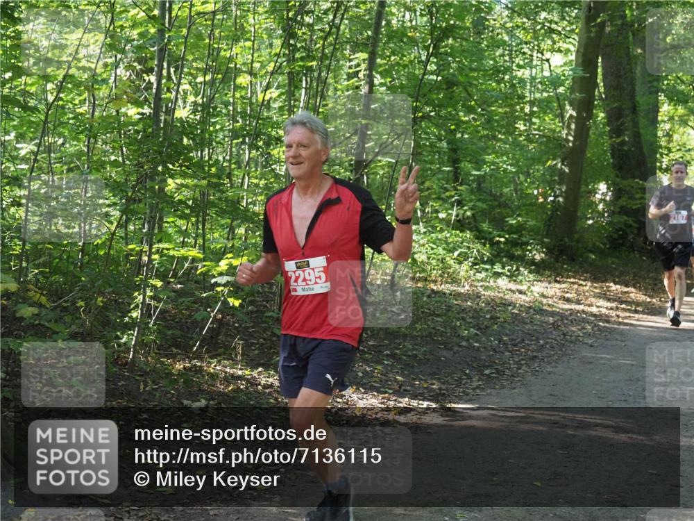 22.09.2024 - 32. Volkslauf durch das schöne Alstertal Miley Keyser http://msf.ph/oto/7136115 22.09.2024 10:42:26 Laufen 2295, 2167 meine-sportfotos.de