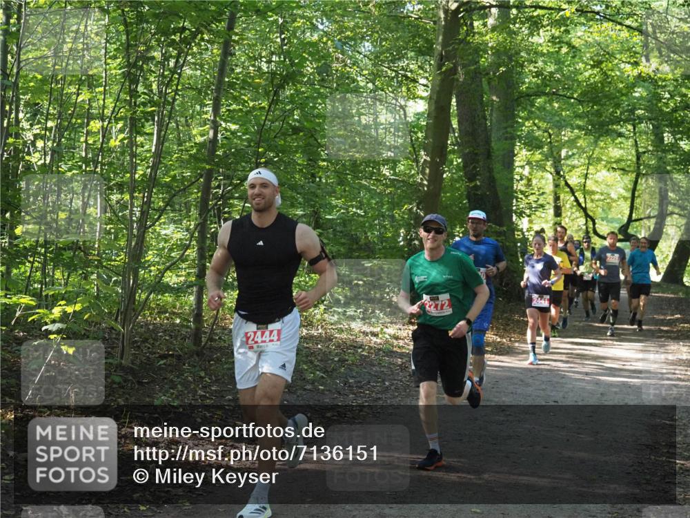 22.09.2024 - 32. Volkslauf durch das schöne Alstertal Miley Keyser http://msf.ph/oto/7136151 22.09.2024 10:42:15 Laufen 2444, 2272, 2229 meine-sportfotos.de
