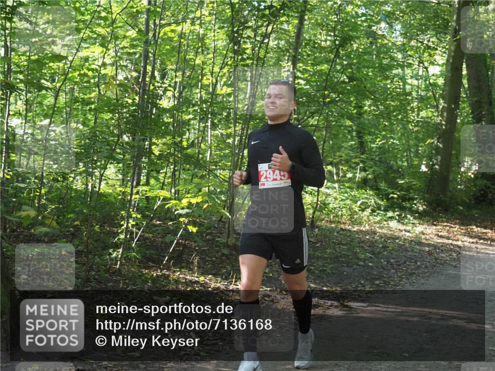 22.09.2024 - 32. Volkslauf durch das schöne Alstertal Miley Keyser http://msf.ph/oto/7136168 22.09.2024 10:42:02 Laufen 2945 meine-sportfotos.de
