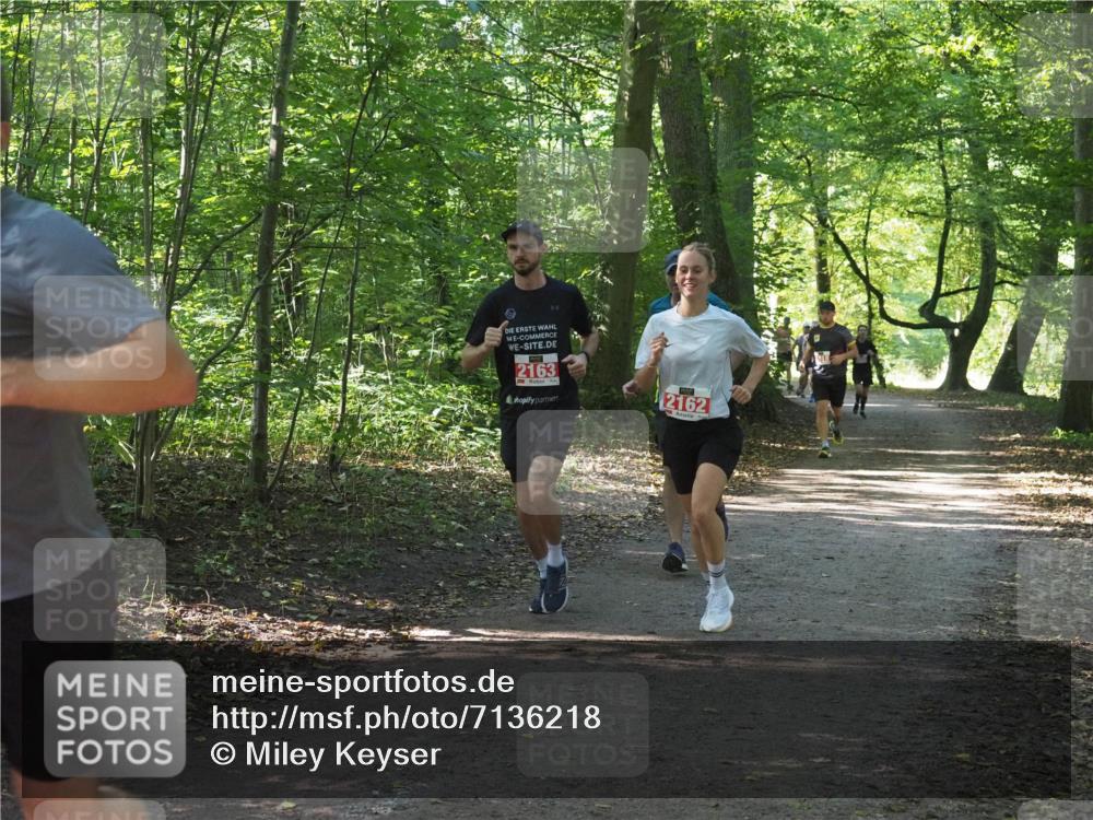 22.09.2024 - 32. Volkslauf durch das schöne Alstertal Miley Keyser http://msf.ph/oto/7136218 22.09.2024 10:41:45 Laufen 2163, 2162 meine-sportfotos.de