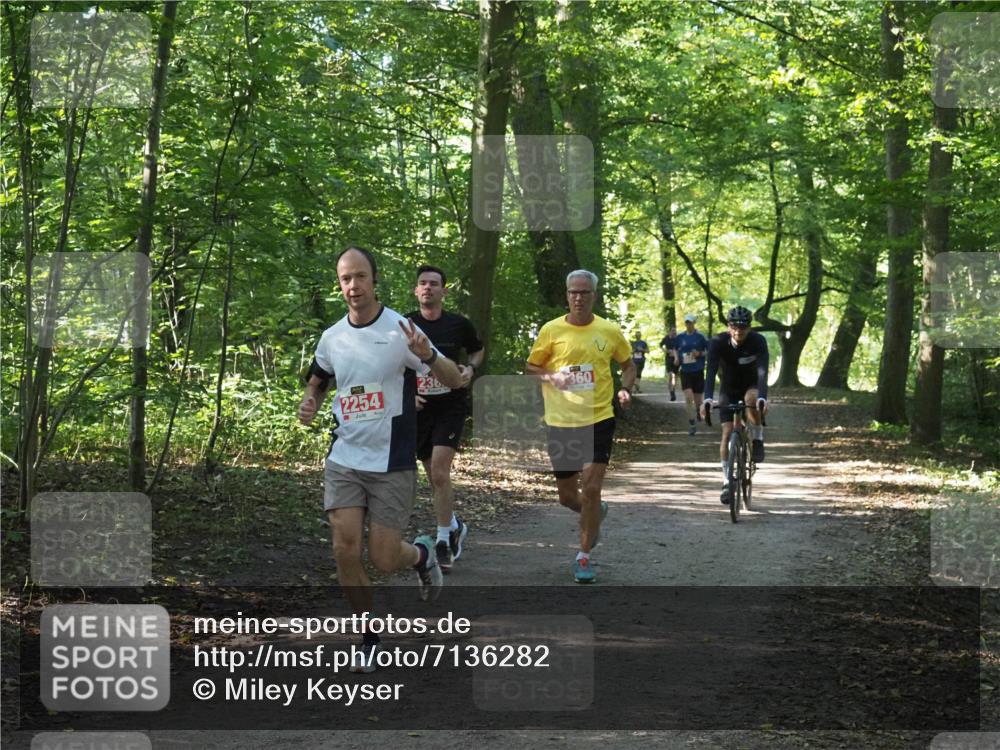 22.09.2024 - 32. Volkslauf durch das schöne Alstertal Miley Keyser http://msf.ph/oto/7136282 22.09.2024 10:41:12 Laufen 2254, 360 meine-sportfotos.de