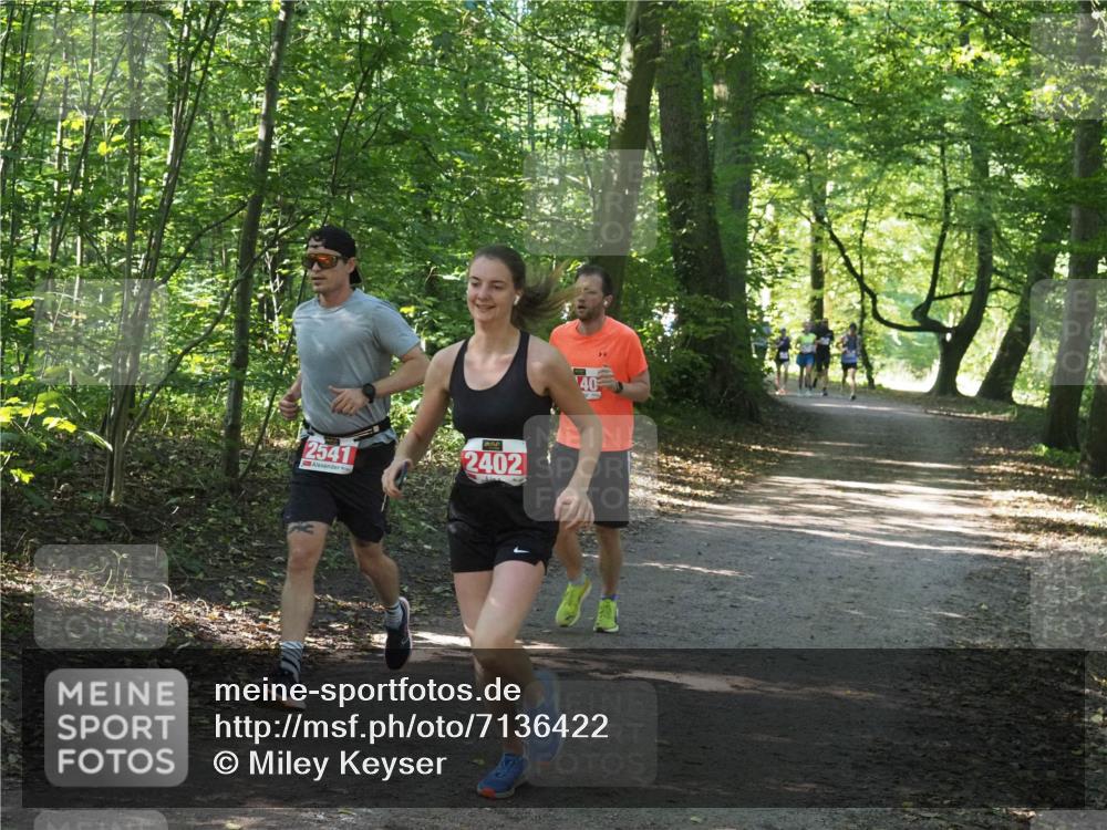 22.09.2024 - 32. Volkslauf durch das schöne Alstertal Miley Keyser http://msf.ph/oto/7136422 22.09.2024 10:39:55 Laufen 2541, 2402, 40 meine-sportfotos.de