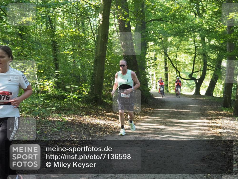 22.09.2024 - 32. Volkslauf durch das schöne Alstertal Miley Keyser http://msf.ph/oto/7136598 22.09.2024 10:29:04 Laufen 076, 1673 meine-sportfotos.de