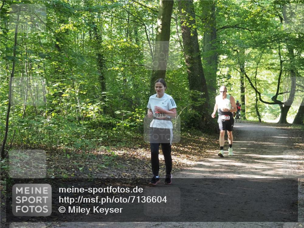 22.09.2024 - 32. Volkslauf durch das schöne Alstertal Miley Keyser http://msf.ph/oto/7136604 22.09.2024 10:29:03 Laufen 1076, 573 meine-sportfotos.de