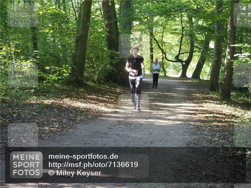 22.09.2024 - 32. Volkslauf durch das schöne Alstertal Miley Keyser http://msf.ph/oto/7136619 22.09.2024 10:28:55 Laufen 1069 meine-sportfotos.de