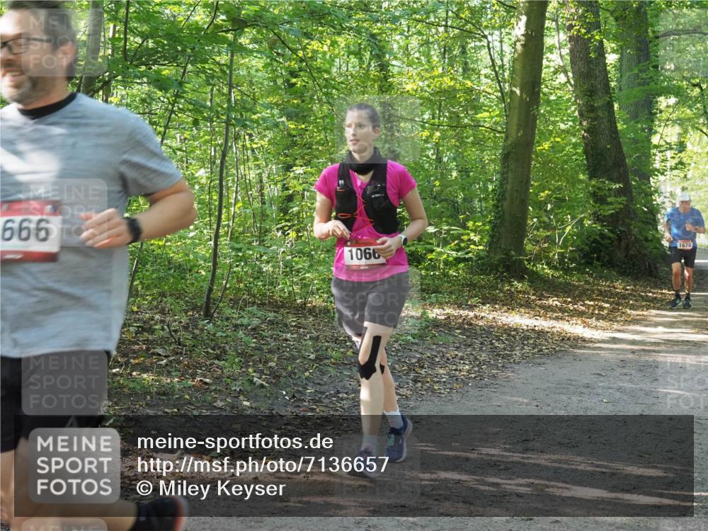 22.09.2024 - 32. Volkslauf durch das schöne Alstertal Miley Keyser http://msf.ph/oto/7136657 22.09.2024 10:27:42 Laufen 666, 1678, 1066 meine-sportfotos.de