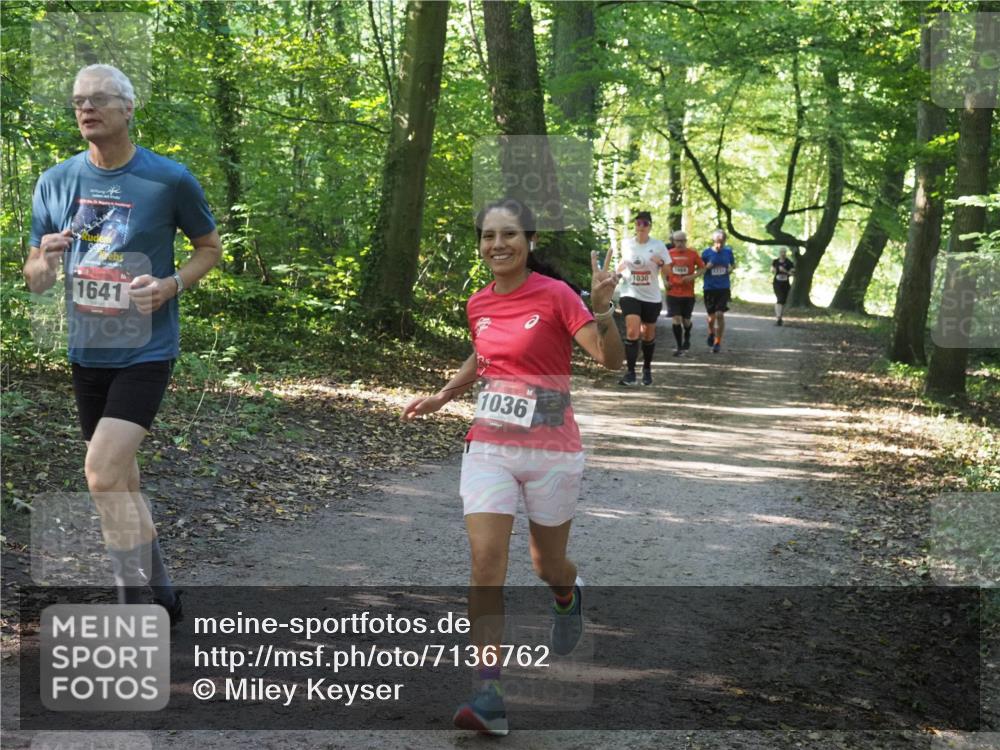 22.09.2024 - 32. Volkslauf durch das schöne Alstertal Miley Keyser http://msf.ph/oto/7136762 22.09.2024 10:25:55 Laufen 1641, 1036, 1030, 1454 meine-sportfotos.de