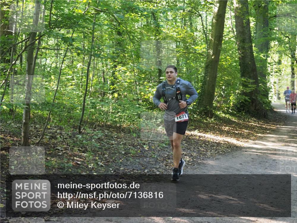 22.09.2024 - 32. Volkslauf durch das schöne Alstertal Miley Keyser http://msf.ph/oto/7136816 22.09.2024 10:25:18 Laufen 1671 meine-sportfotos.de