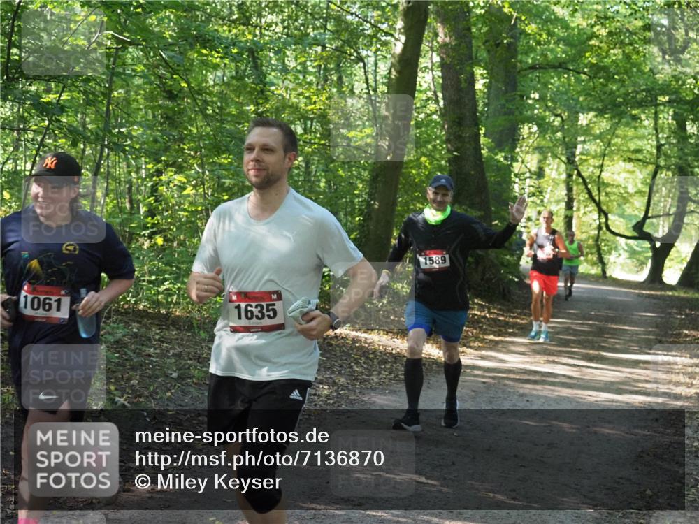 22.09.2024 - 32. Volkslauf durch das schöne Alstertal Miley Keyser http://msf.ph/oto/7136870 22.09.2024 10:24:50 Laufen 1061, 1635, 1589 meine-sportfotos.de