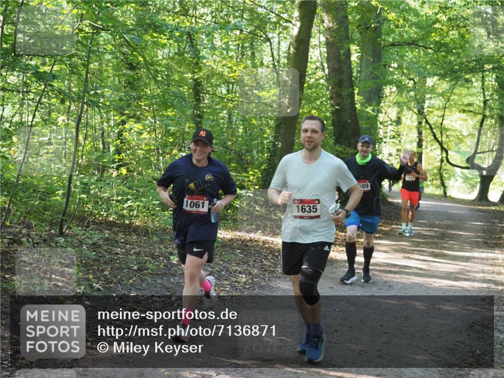 22.09.2024 - 32. Volkslauf durch das schöne Alstertal Miley Keyser http://msf.ph/oto/7136871 22.09.2024 10:24:49 Laufen 1061, 1635, 589, 1633 meine-sportfotos.de