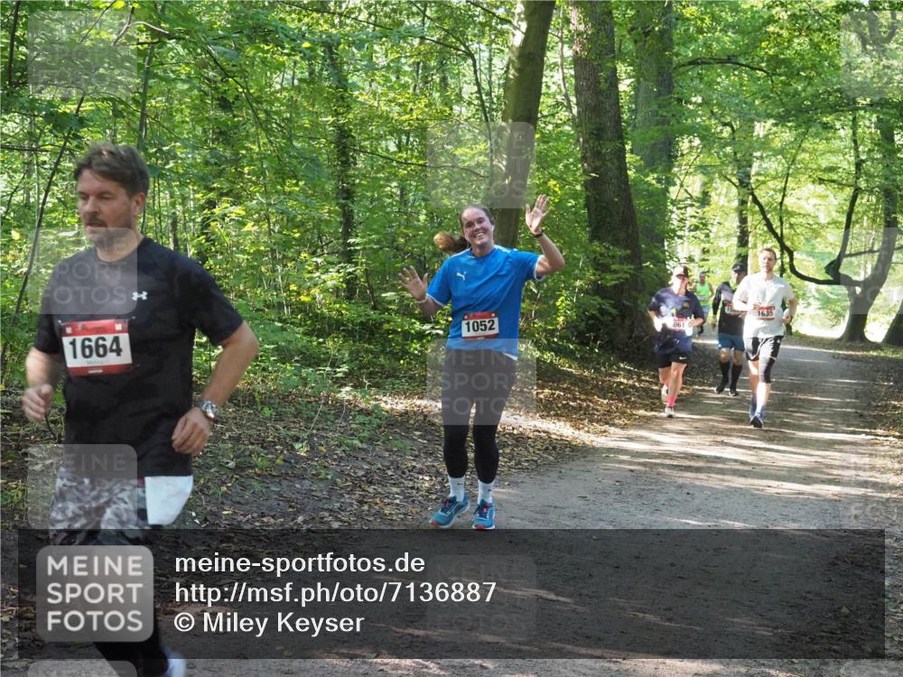 22.09.2024 - 32. Volkslauf durch das schöne Alstertal Miley Keyser http://msf.ph/oto/7136887 22.09.2024 10:24:46 Laufen 1664, 1052, 061, 150, 1635 meine-sportfotos.de