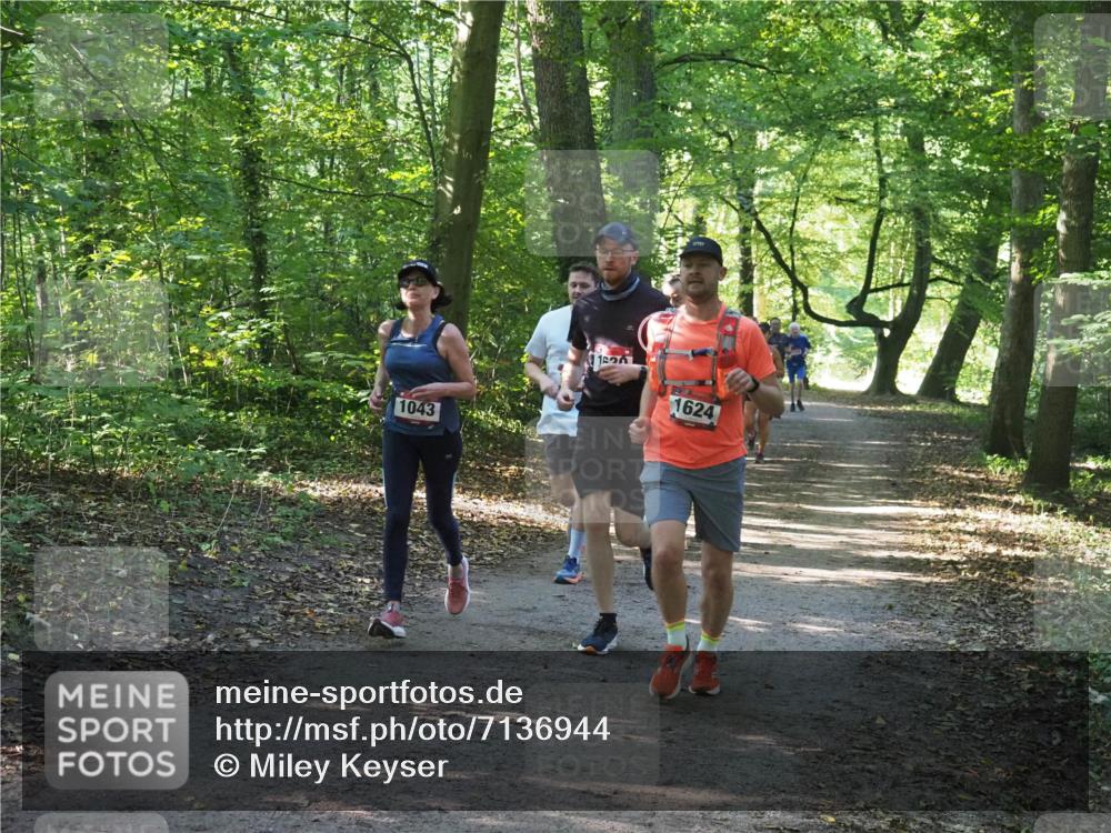22.09.2024 - 32. Volkslauf durch das schöne Alstertal Miley Keyser http://msf.ph/oto/7136944 22.09.2024 10:24:27 Laufen 1043, 1620, 1624 meine-sportfotos.de