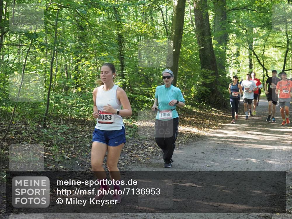 22.09.2024 - 32. Volkslauf durch das schöne Alstertal Miley Keyser http://msf.ph/oto/7136953 22.09.2024 10:24:24 Laufen 1055, 1053, 1624, 707, 100 meine-sportfotos.de