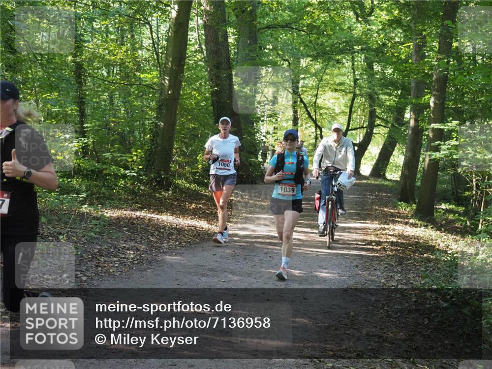 22.09.2024 - 32. Volkslauf durch das schöne Alstertal Miley Keyser http://msf.ph/oto/7136958 22.09.2024 10:24:18 Laufen 1050, 1039 meine-sportfotos.de