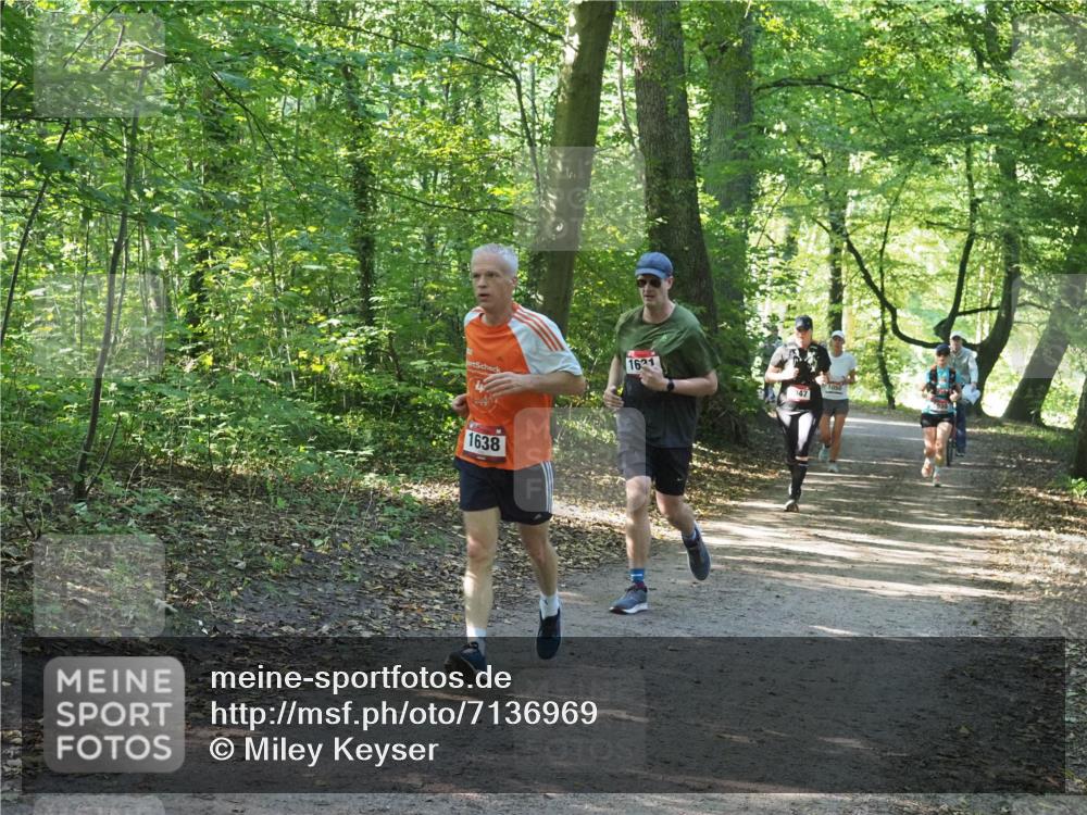 22.09.2024 - 32. Volkslauf durch das schöne Alstertal Miley Keyser http://msf.ph/oto/7136969 22.09.2024 10:24:14 Laufen 1638, 1621, 047, 1050 meine-sportfotos.de