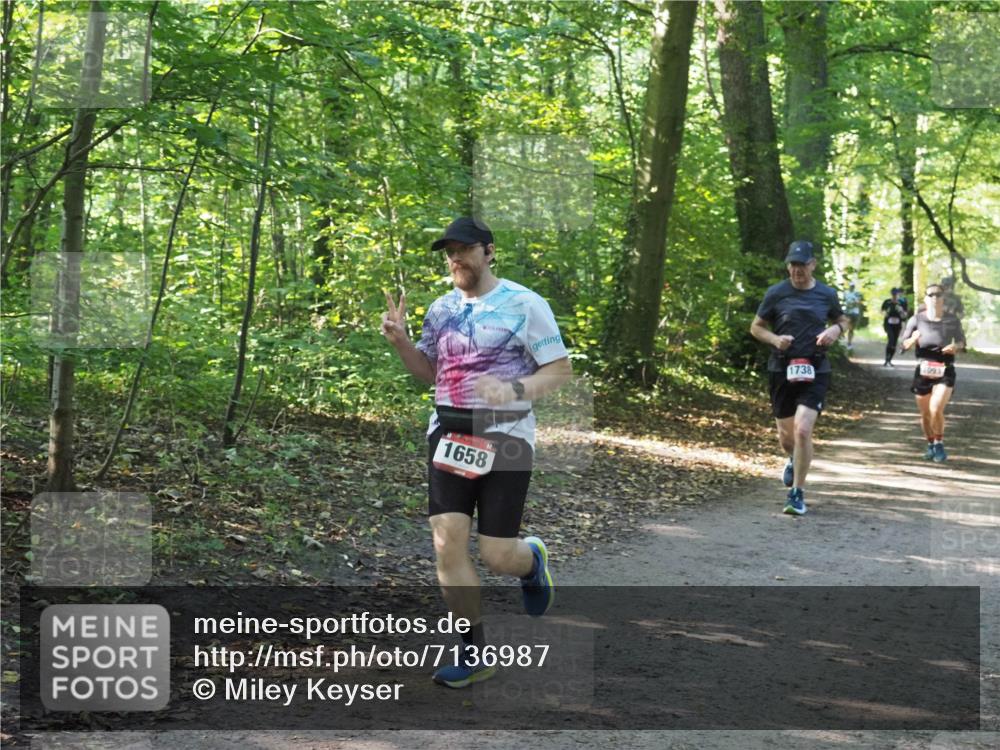 22.09.2024 - 32. Volkslauf durch das schöne Alstertal Miley Keyser http://msf.ph/oto/7136987 22.09.2024 10:24:06 Laufen 1658, 1738, 093 meine-sportfotos.de