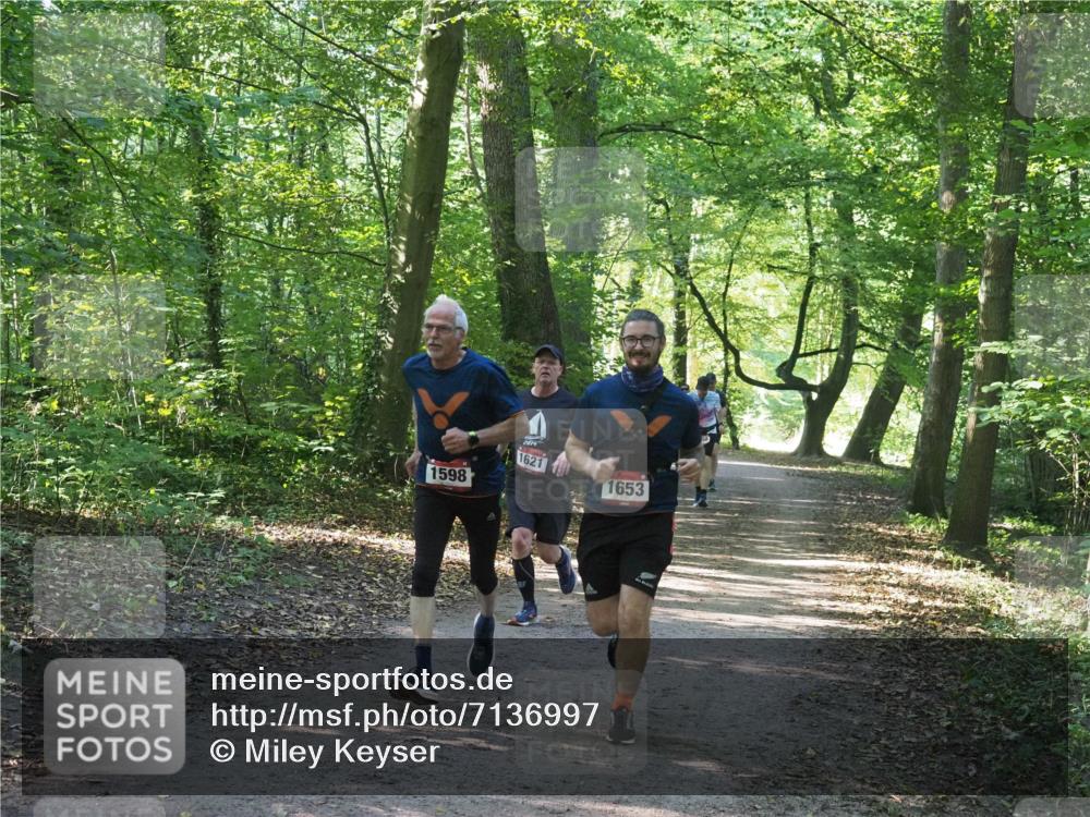 22.09.2024 - 32. Volkslauf durch das schöne Alstertal Miley Keyser http://msf.ph/oto/7136997 22.09.2024 10:24:00 Laufen 1598, 2014, 1621, 1653 meine-sportfotos.de
