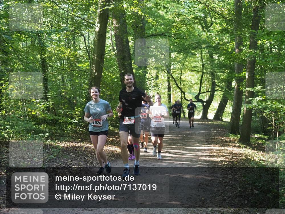 22.09.2024 - 32. Volkslauf durch das schöne Alstertal Miley Keyser http://msf.ph/oto/7137019 22.09.2024 10:23:52 Laufen 1026, 2509, 1640, 1029 meine-sportfotos.de