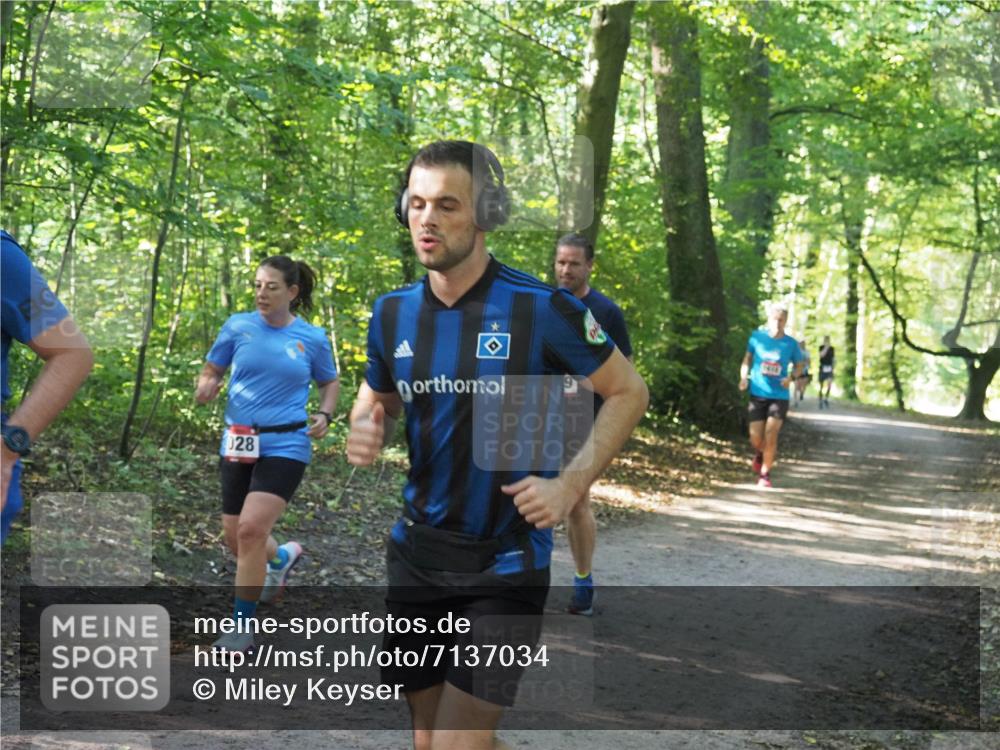 22.09.2024 - 32. Volkslauf durch das schöne Alstertal Miley Keyser http://msf.ph/oto/7137034 22.09.2024 10:23:40 Laufen 028 meine-sportfotos.de
