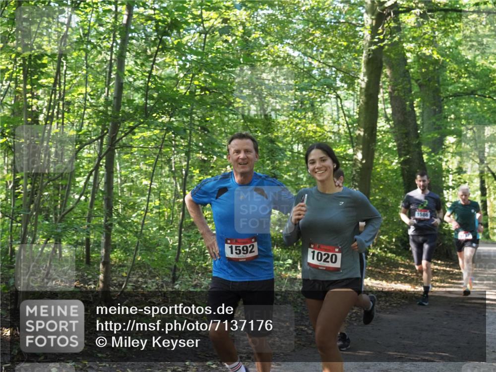 22.09.2024 - 32. Volkslauf durch das schöne Alstertal Miley Keyser http://msf.ph/oto/7137176 22.09.2024 10:22:34 Laufen 1592, 1020, 1586 meine-sportfotos.de