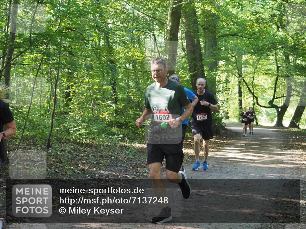 22.09.2024 - 32. Volkslauf durch das schöne Alstertal Miley Keyser http://msf.ph/oto/7137248 22.09.2024 10:22:11 Laufen 1602, 1757 meine-sportfotos.de