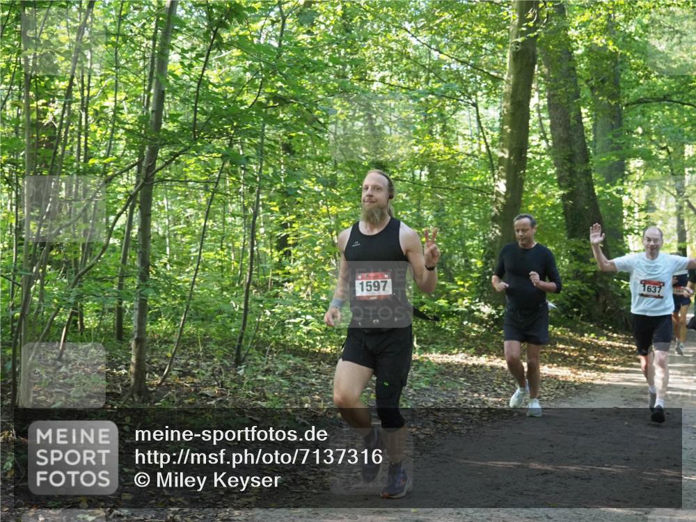22.09.2024 - 32. Volkslauf durch das schöne Alstertal Miley Keyser http://msf.ph/oto/7137316 22.09.2024 10:21:37 Laufen 1597, 1637 meine-sportfotos.de
