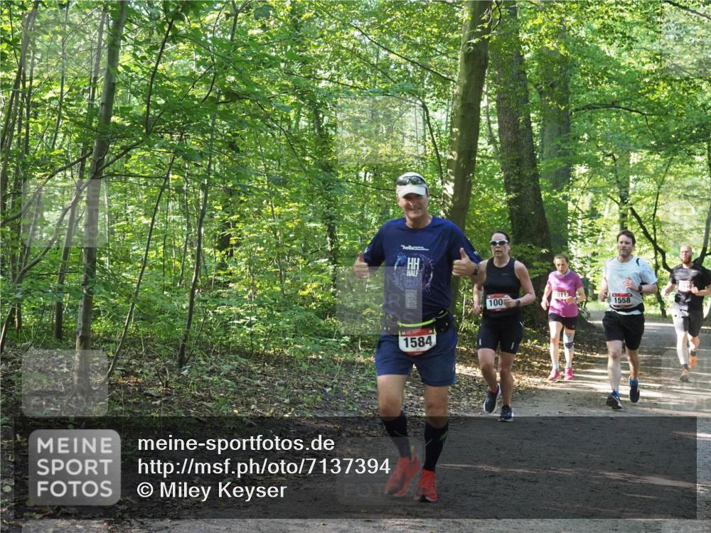 22.09.2024 - 32. Volkslauf durch das schöne Alstertal Miley Keyser http://msf.ph/oto/7137394 22.09.2024 10:20:58 Laufen 1584, 100, 011, 1558 meine-sportfotos.de