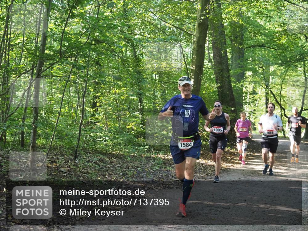 22.09.2024 - 32. Volkslauf durch das schöne Alstertal Miley Keyser http://msf.ph/oto/7137395 22.09.2024 10:20:58 Laufen 1584, 1005, 1011, 1558 meine-sportfotos.de