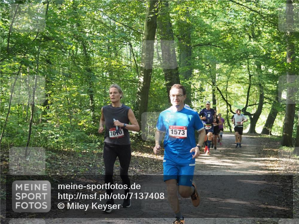 22.09.2024 - 32. Volkslauf durch das schöne Alstertal Miley Keyser http://msf.ph/oto/7137408 22.09.2024 10:20:55 Laufen 10, 0, 1573 meine-sportfotos.de